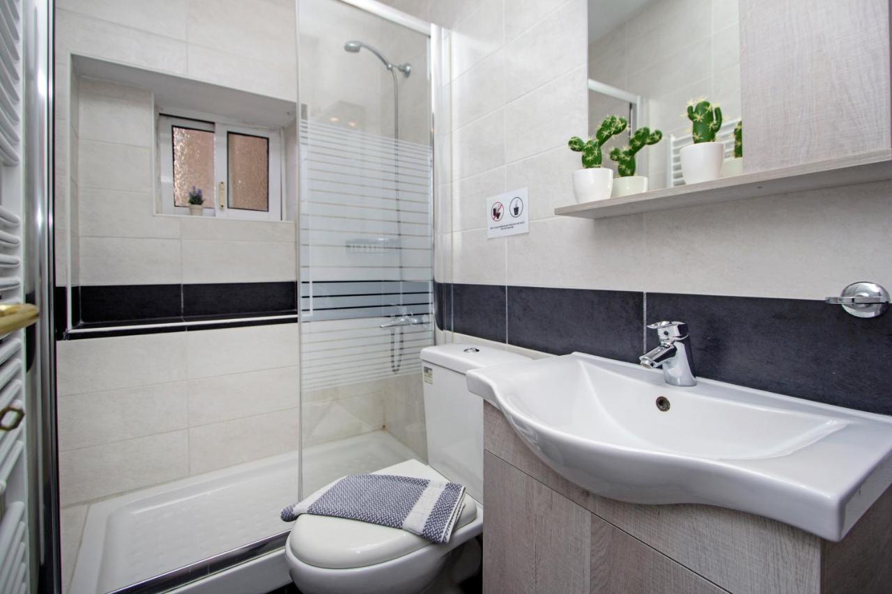 Downtown Apt At Filellinon Corfu  Bagian luar foto
